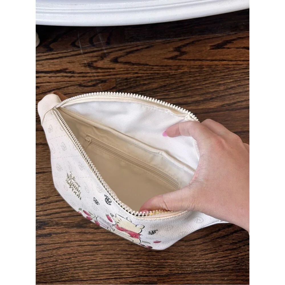 Disney Winnie the Pooh Cream Fanny Pack Waist Bag Crossbody Bag Brand New